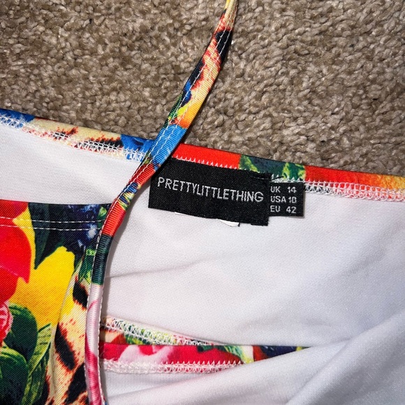 Swimsuits - Picture 2 of 3